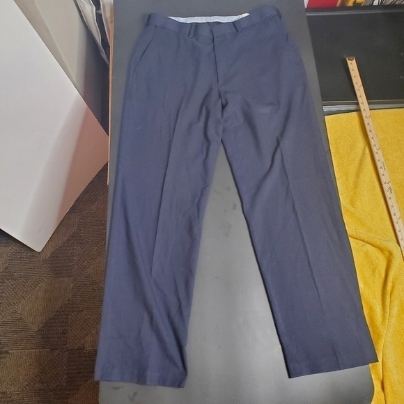 J.M. Haggar Dress Pants Men's 34x32 Navy Blue - Picture 1 of 8